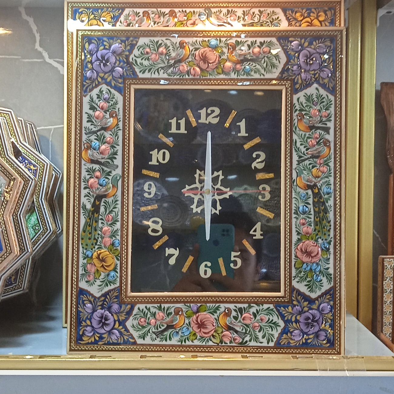 ساعت دیواری و نقاشی گل ومرغ