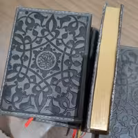 قران چاپ مصر خاص و مقداری محدود . خط عثمان طه بدون ترجمه مناسب حفظ کاغذ بایبل جلد چرم  قیمت تخفیف عالی خورده بخاطر زدگی 