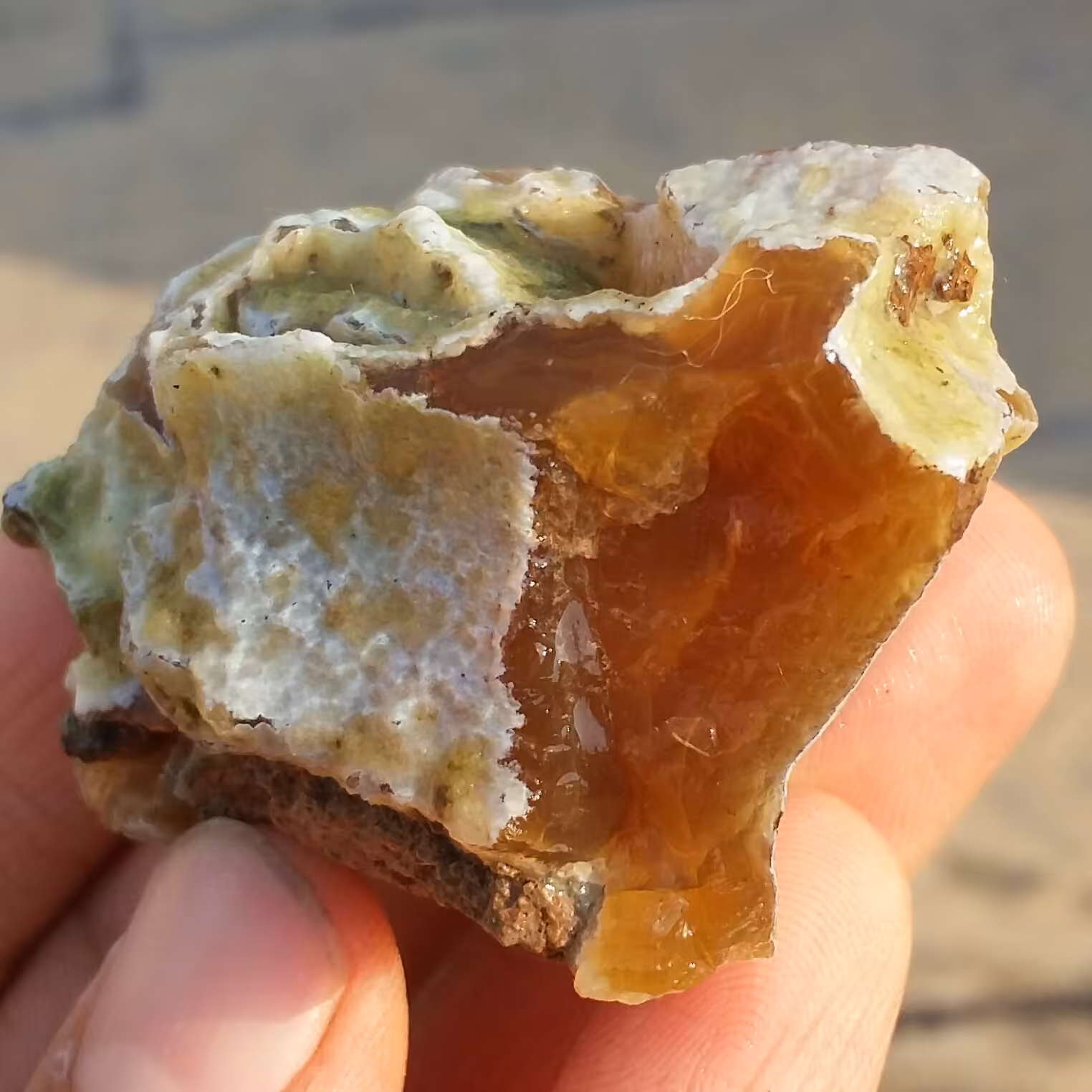 سنگ راف عقیق عسلی بسیار خوش رنگ محشر دیدنیییی
100درصد طبیعی
شاهکار خلقت

کد 8740