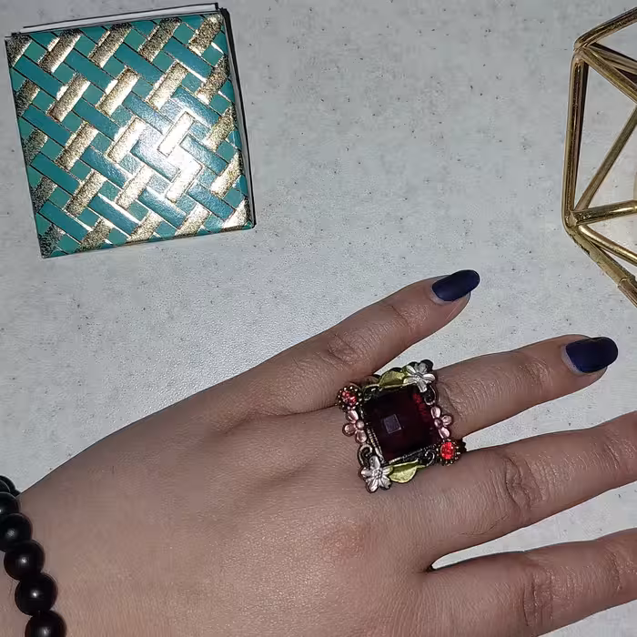 انگشتر فری سایز یا گیره روسری با نگین درشت و شیک جنس درجه یک