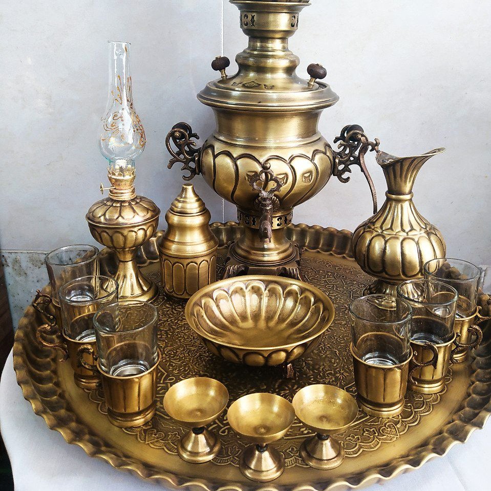 سماور ذغالی 4لیتری (ست16تکه) جنس برنج مدل پخدار دسته توری