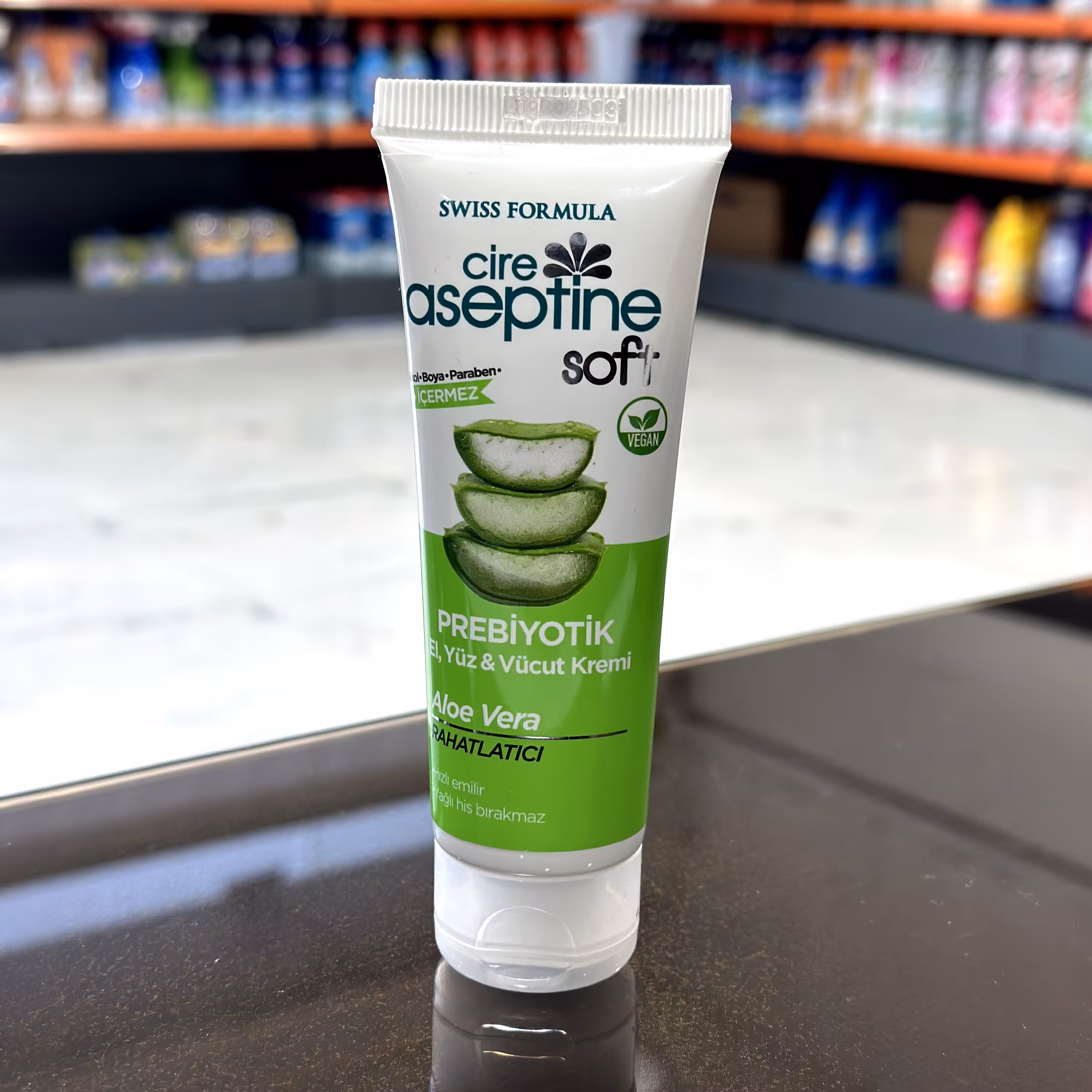 کرم مرطوب کننده دست و صورت آسپتین با عصاره آلوئه ورا حجم 75 میلی لیتر

 aseptine