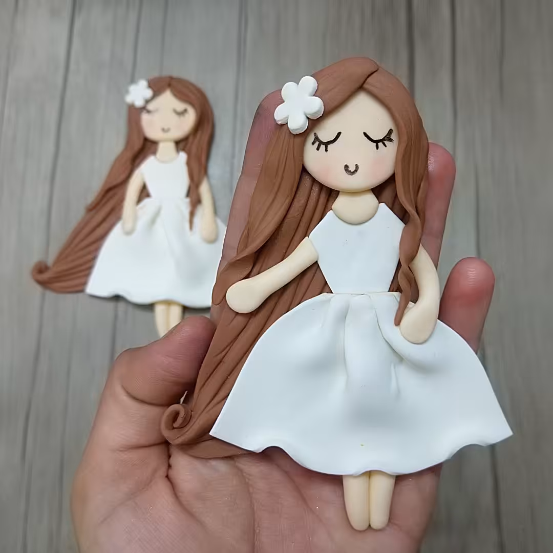 تاپر فوندانتی دخترسفید ویژه تزئین کیک و دسر  و کاپ کیک .ارتفاع 10سانت 