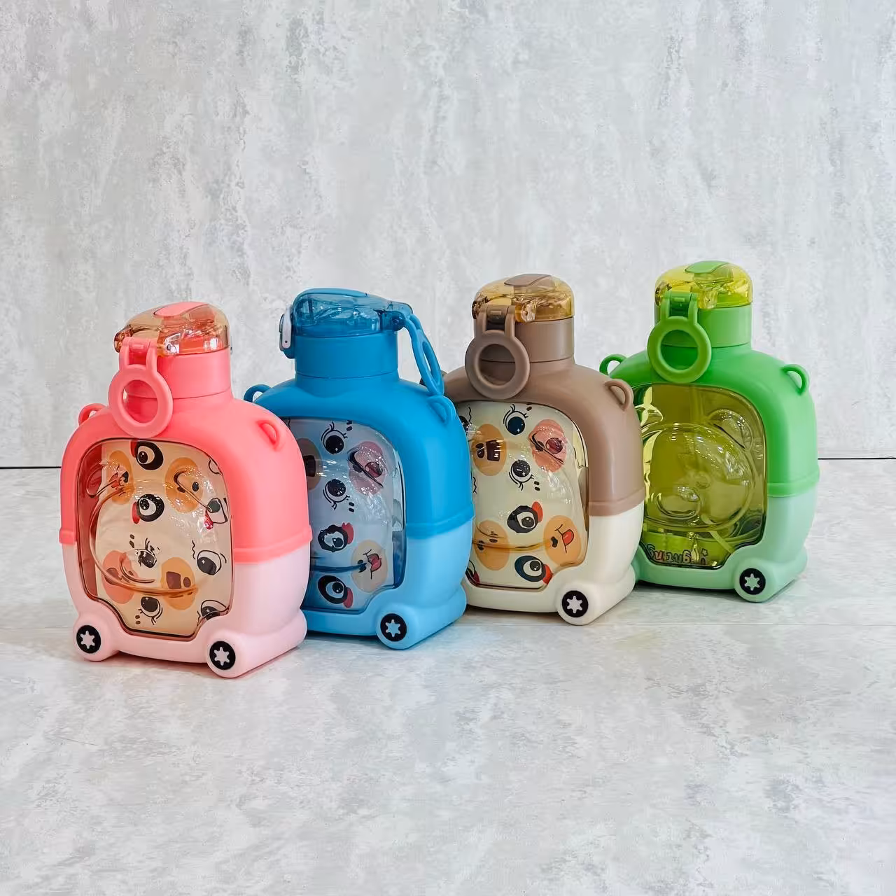 قمقمه فانتزی خرسی کیفیت بالا بند دار و استیکر دار رنگ سبز صورتی و آبی