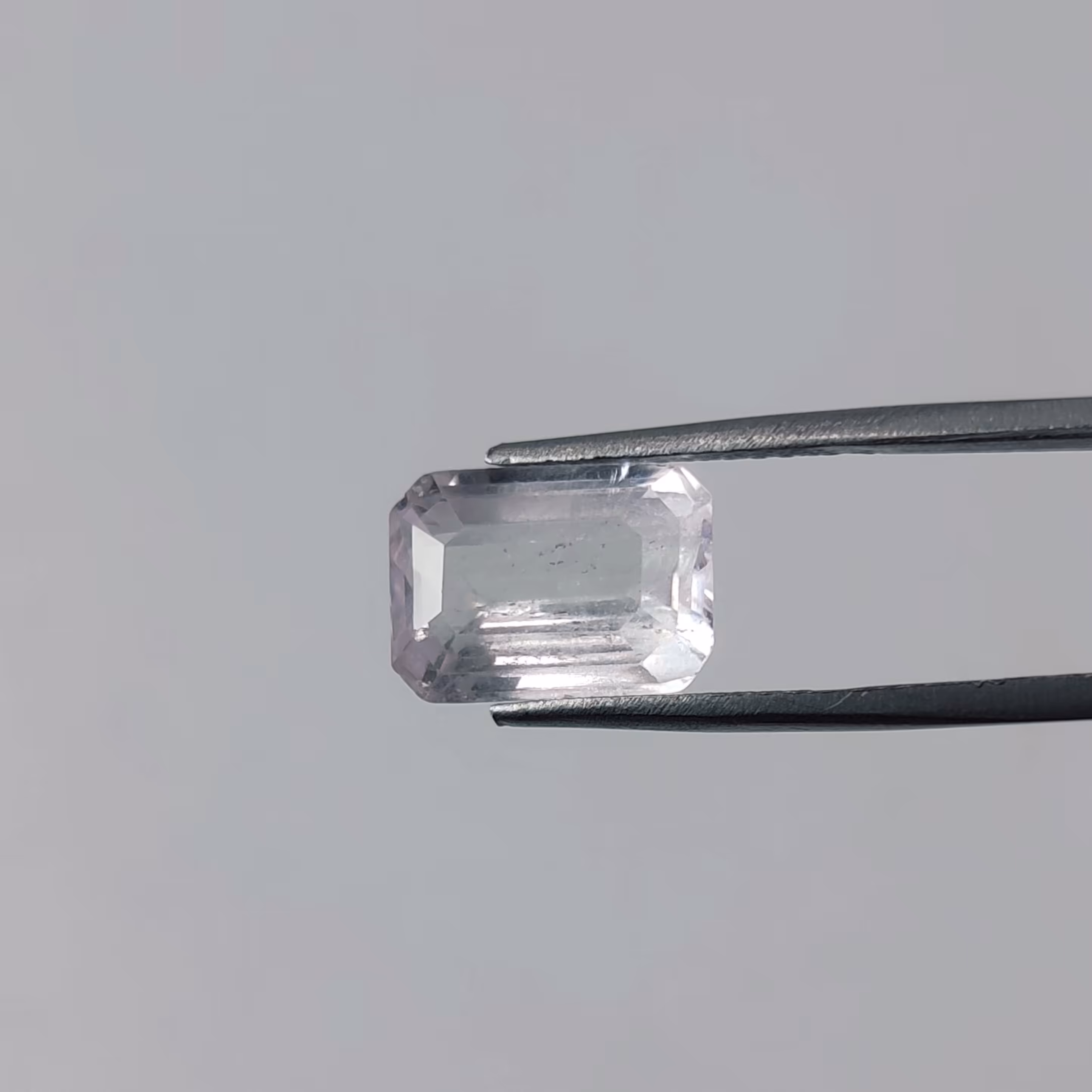 نگین سنگ کونزیت یا کنزایت معدنی کشور افغانستان       