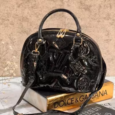 کیف زنانه گلدوزیLV ارسال رایگان