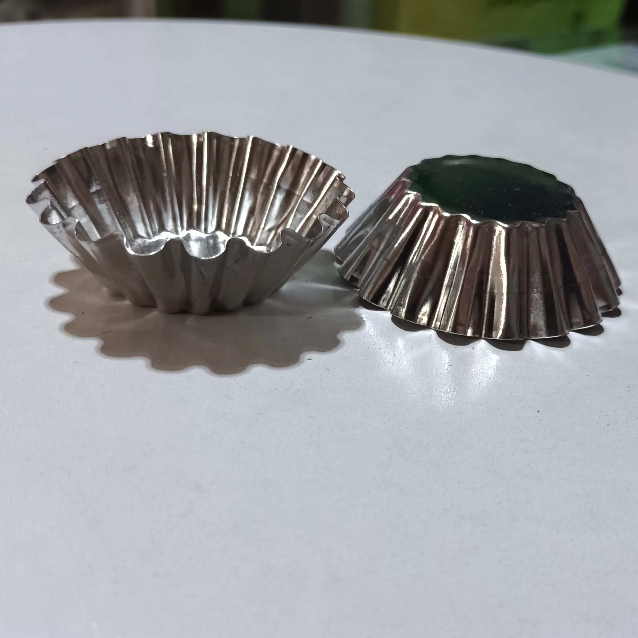 پک 20 تایی قالب نان تارت ش 3 یا یزدی کنگره ارتفاع  22 میل کف 3 و نیم سانت و قطر لبه  6سانت با دو دسته کپسول