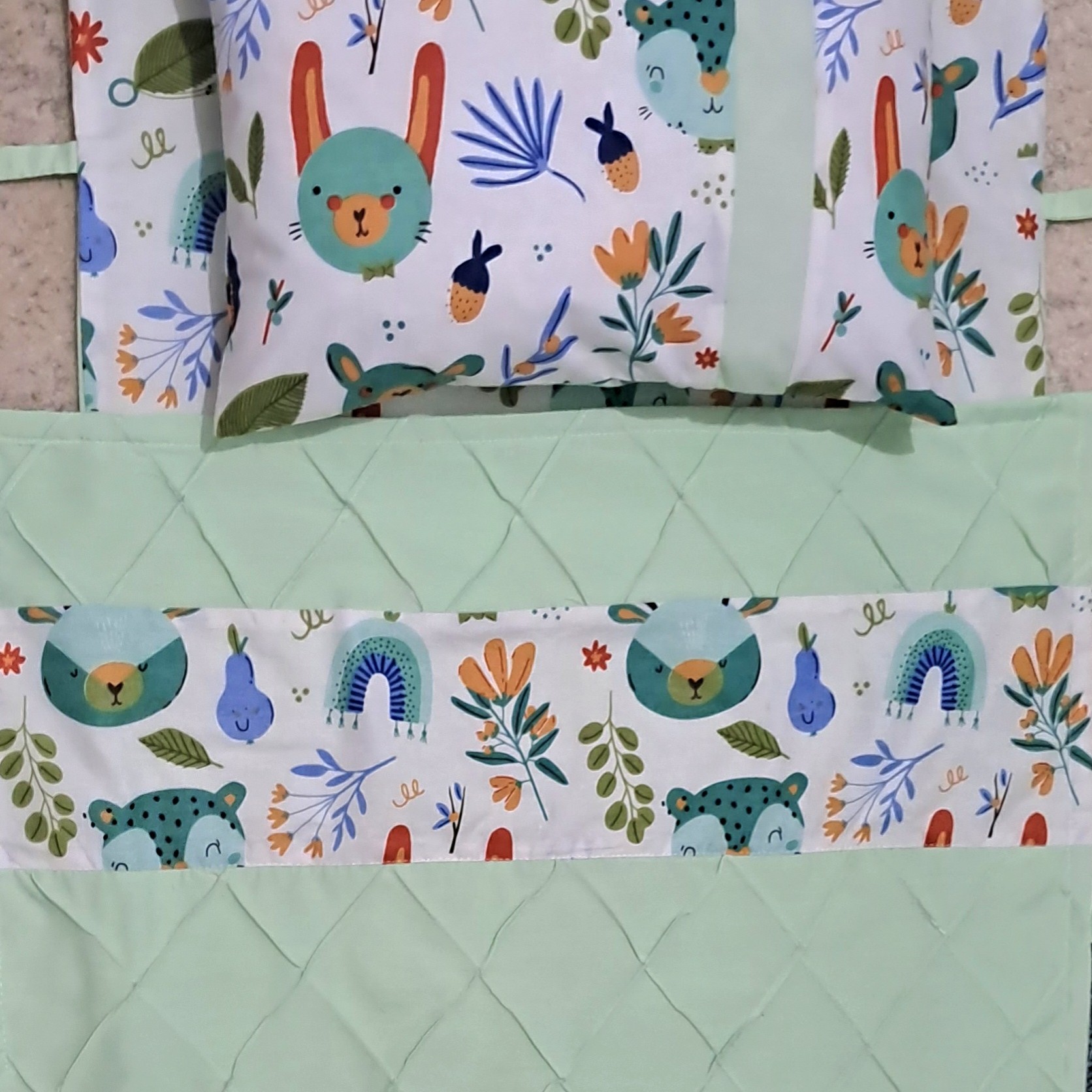 تشک مسافرتی نوزادی با  بالشت و لحاف مخمل