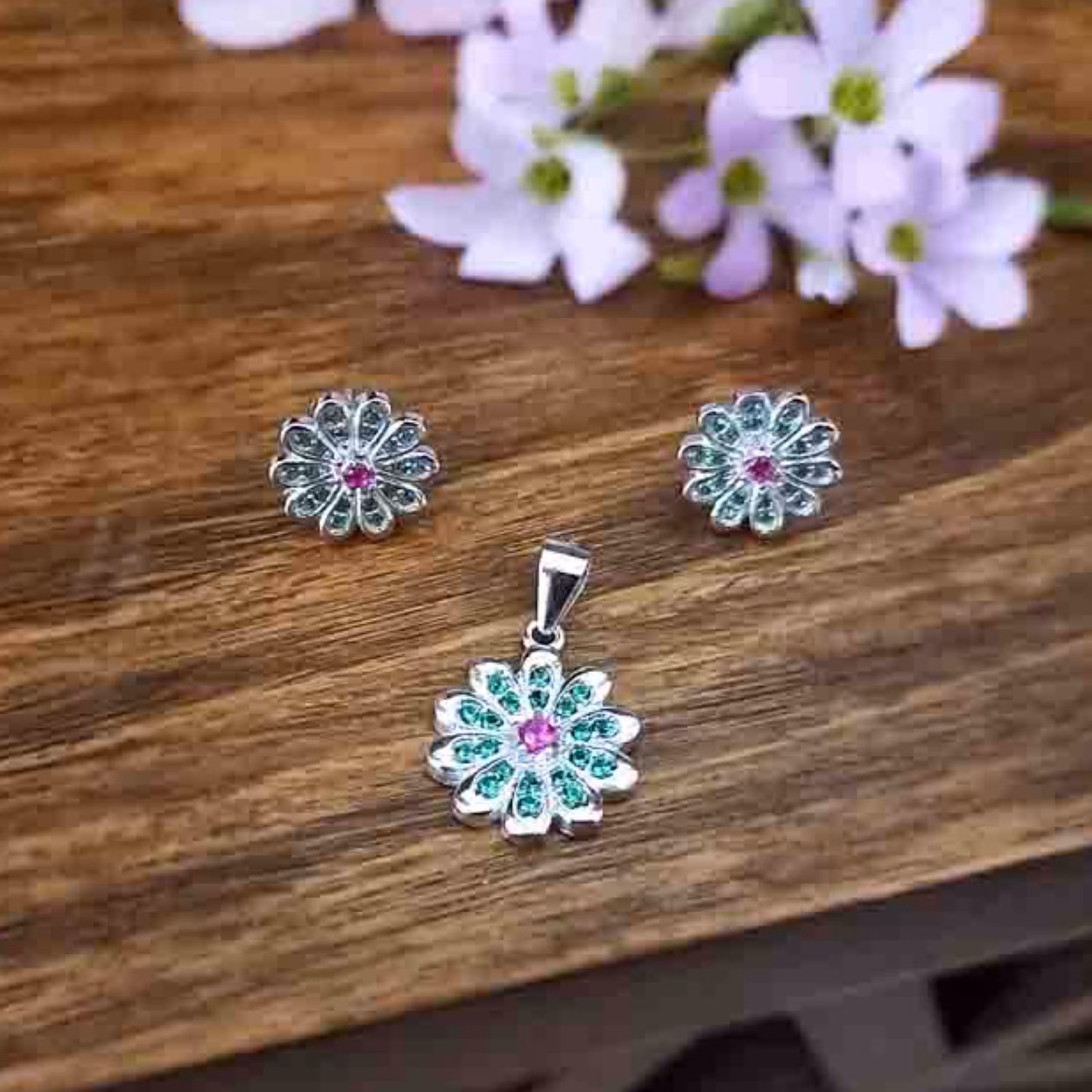 نیم ست نقره زنانه گوشواره و آویز طرح گل همراه زنجیر کد 1716