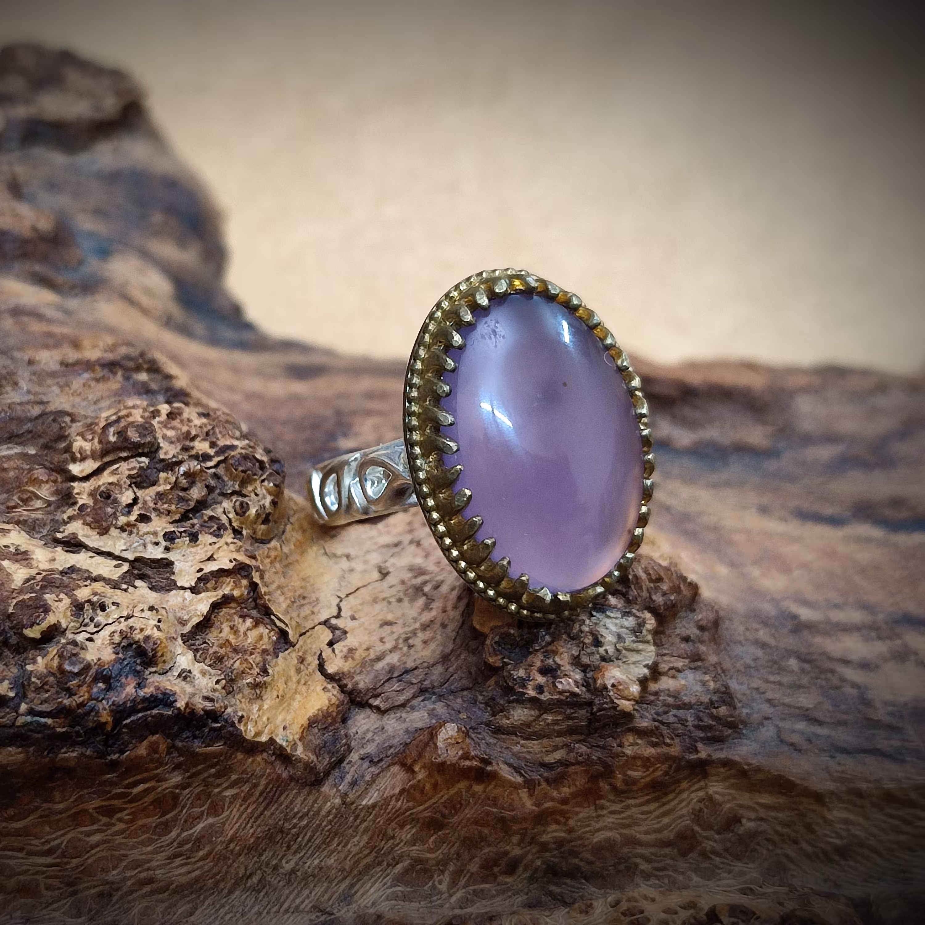 انگشتر نقره مردانه با نگین عقیق سوسنی اصیل و طبیعی