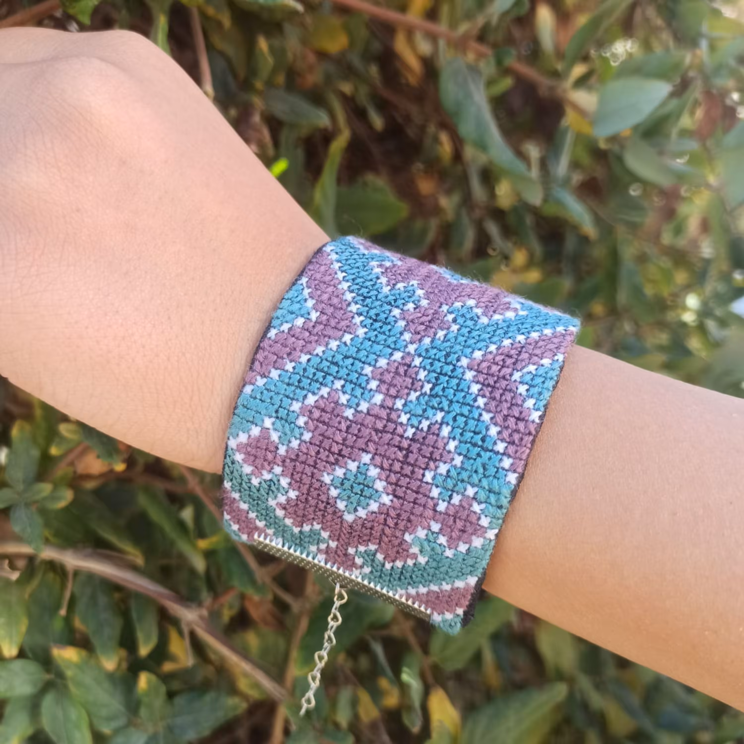 دستبند سوزن دوزی FS00402 غرفه ملک خورشید                                        