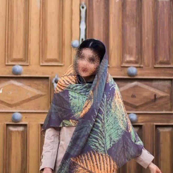 روسری کد 208،جنس نخ کره بسیار با کیفیت نرم ولطیف با ایستایی خیلی خوب