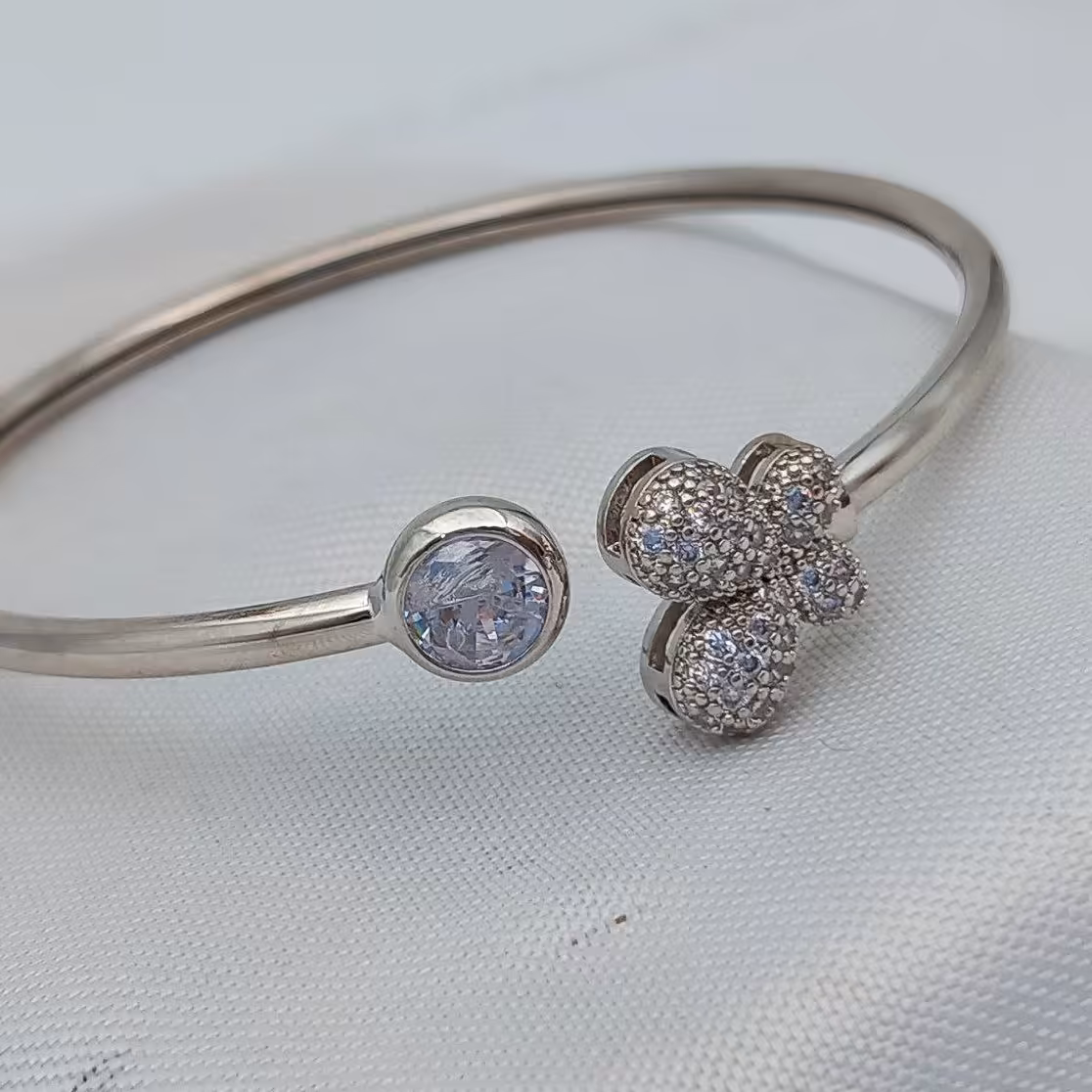 النگو دستبندی