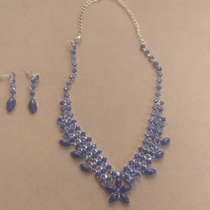 حراج گردنبند و گوشواره سرمه ای 