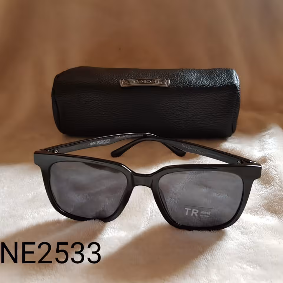 عینک آفتابی  مردانه با برند های تام فورد  ، گوچی  ، کارتیه، پلیس، لویی ویتون، هرمس و ... با باکس و جعبه و دستمال