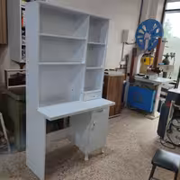 میز تحریر وکتابخانه