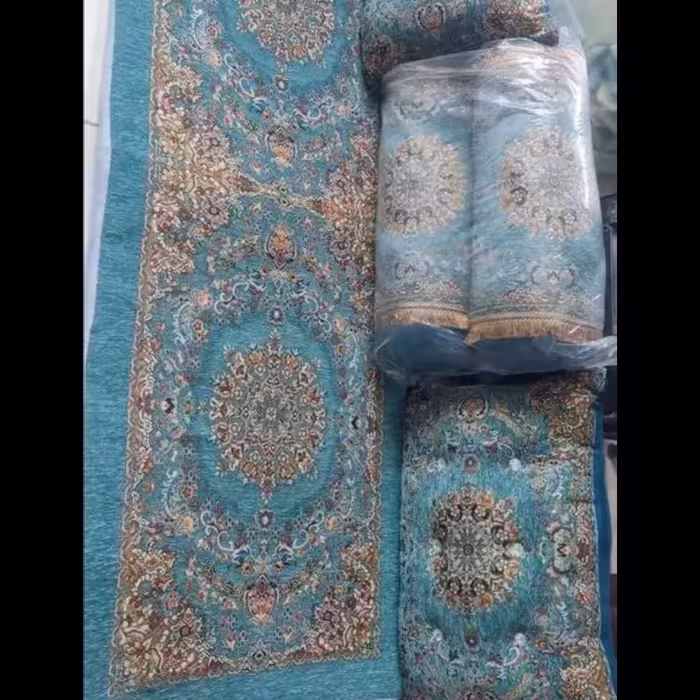 پشتی سنتی ست پنج تکه مخمل با تشک نمدی مخمل و پشتی گرد و پشتی مستطیلی دگمه دار