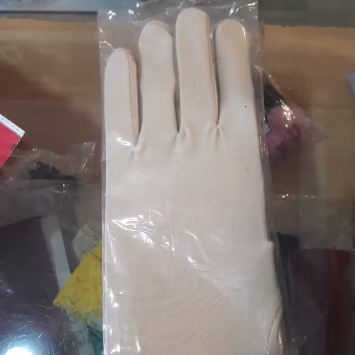 دستکش نخی کرم 