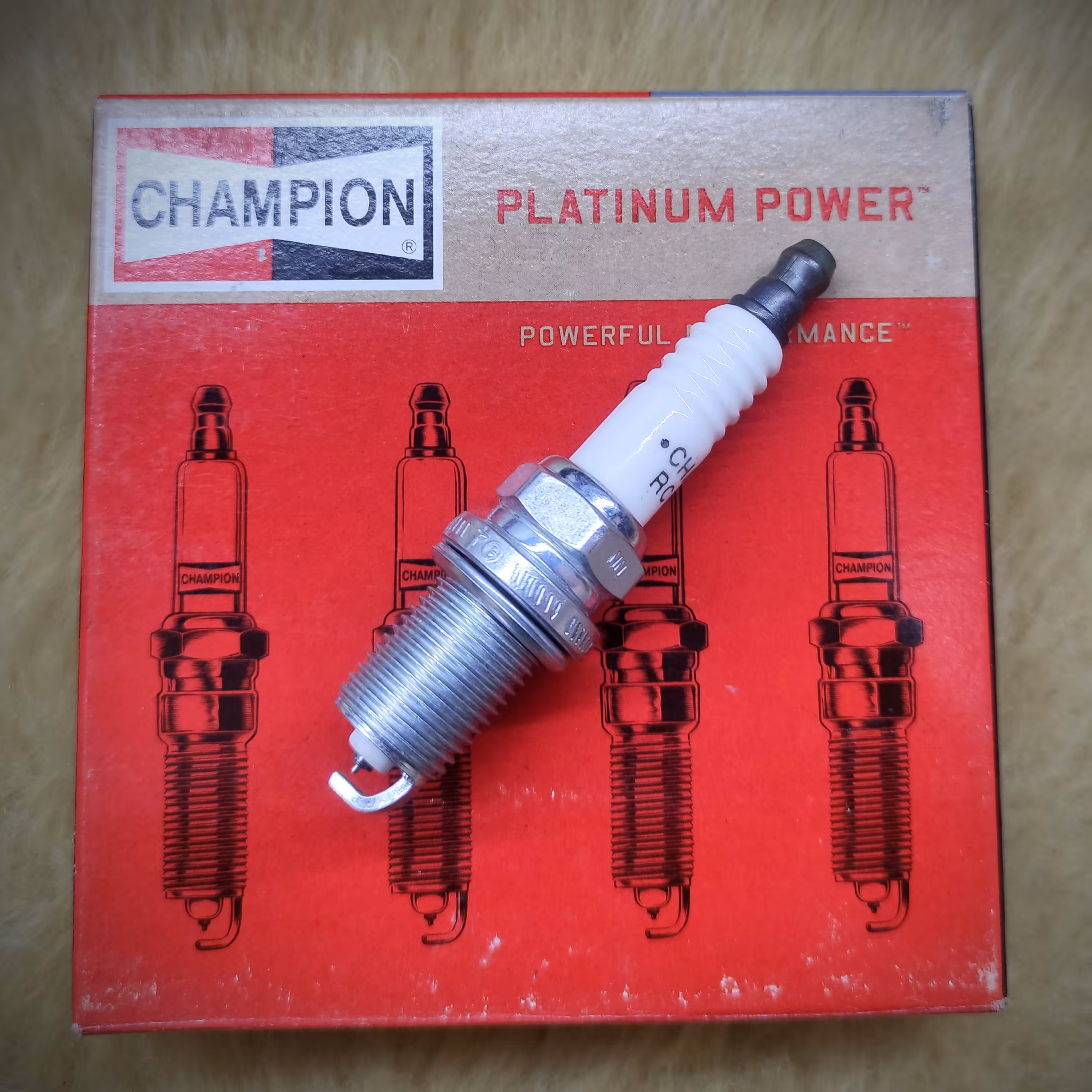 شمع پایه کوتاه چمپیون سوزنی پلاتینیوم ساخت آمریکا