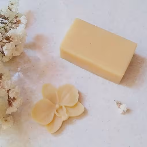 شوینده جامد شیر وعسل