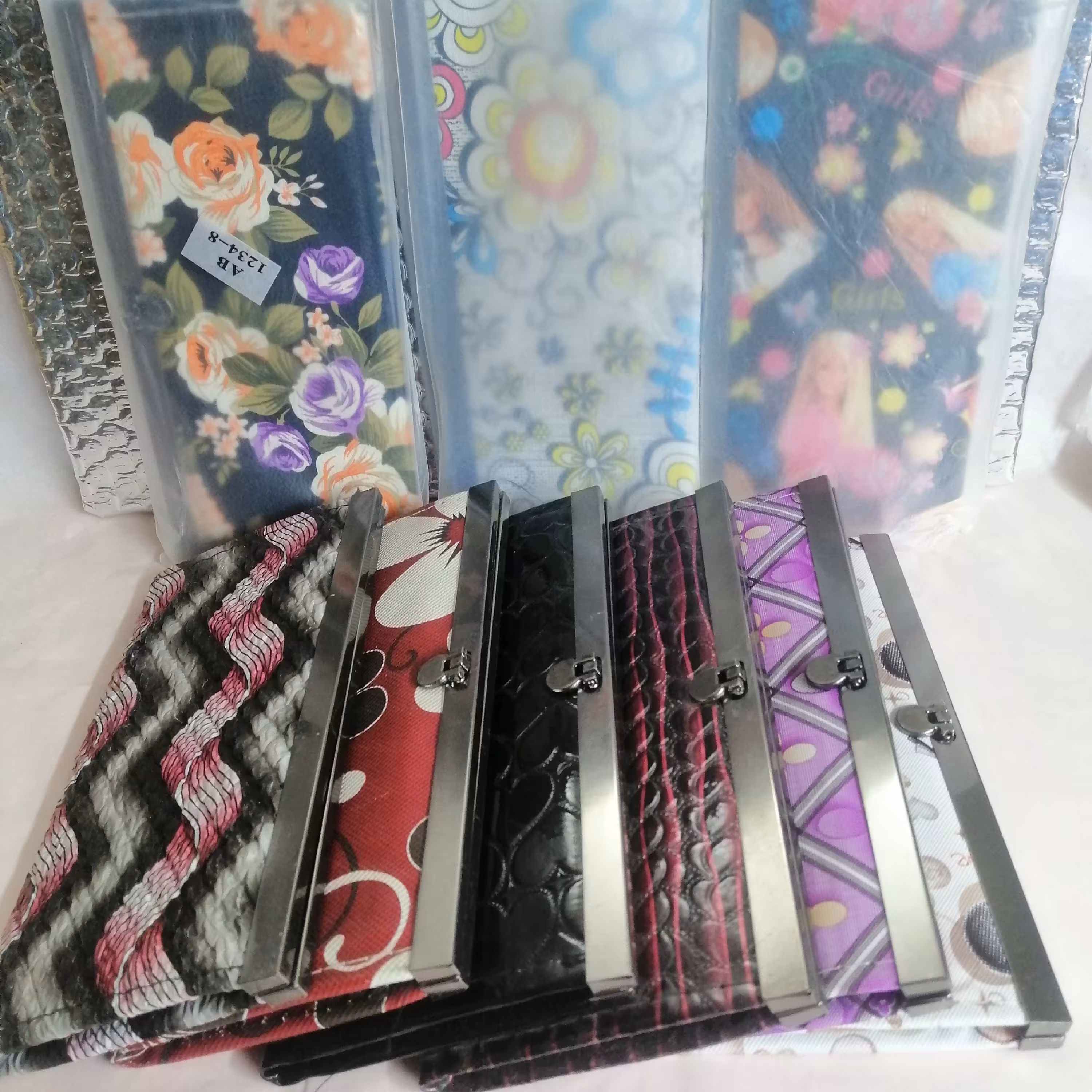 کیف پول دستی