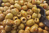 عکس زیتون پرورده | گرافیک با طعم تربچه