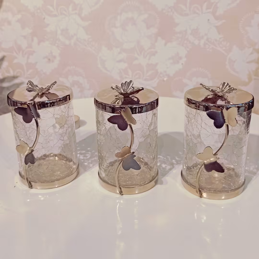 بانکه شیشه ای ترک خورده؛سه عددی ؛