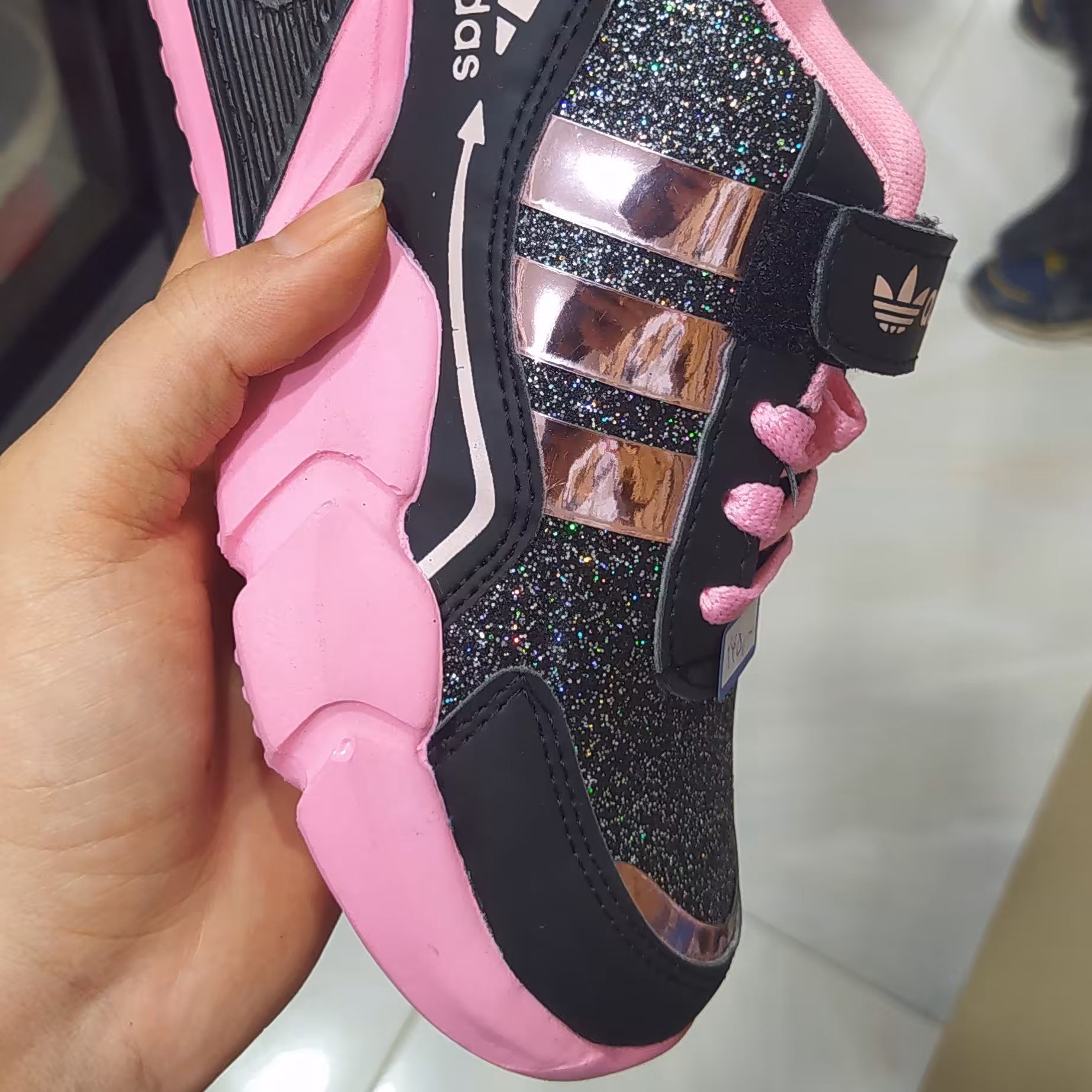 کفش کتونی بچگانه مشگی صورتی جذاب