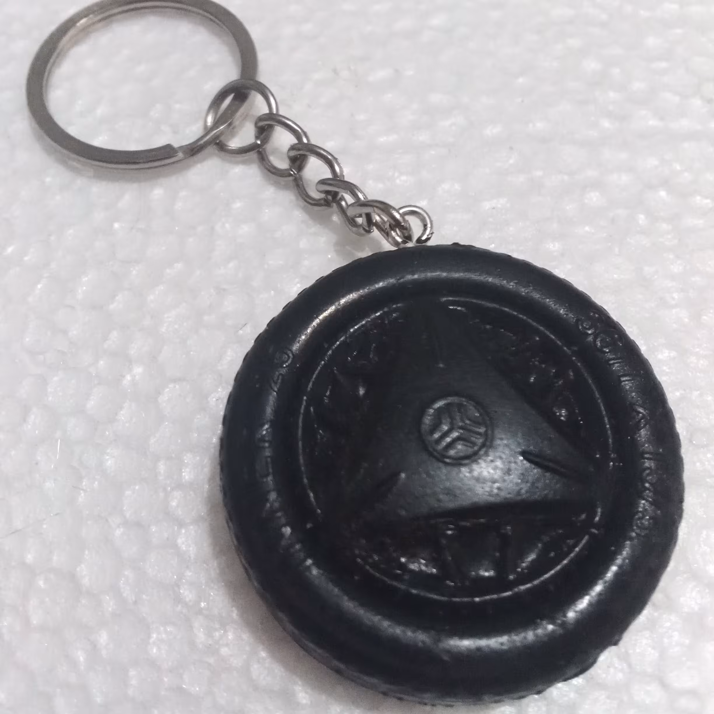 جاکلیدی یا جاسوئیچی طرح رینگ و لاستیک پراید