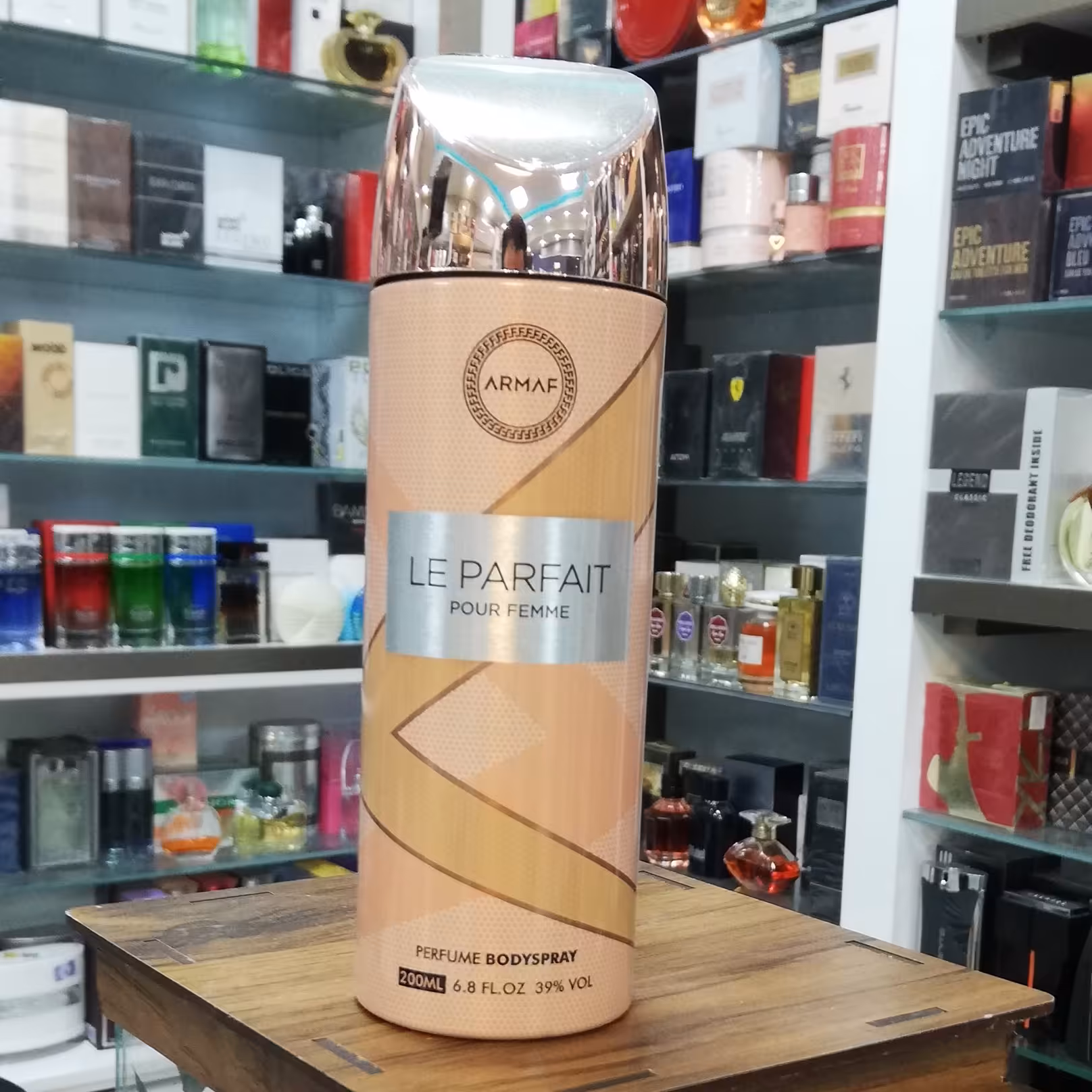 اسپری بدن زنانه آرماف له پارفیت پور فم حجم 200میل( مشابه نارسیس رودریگز فور)