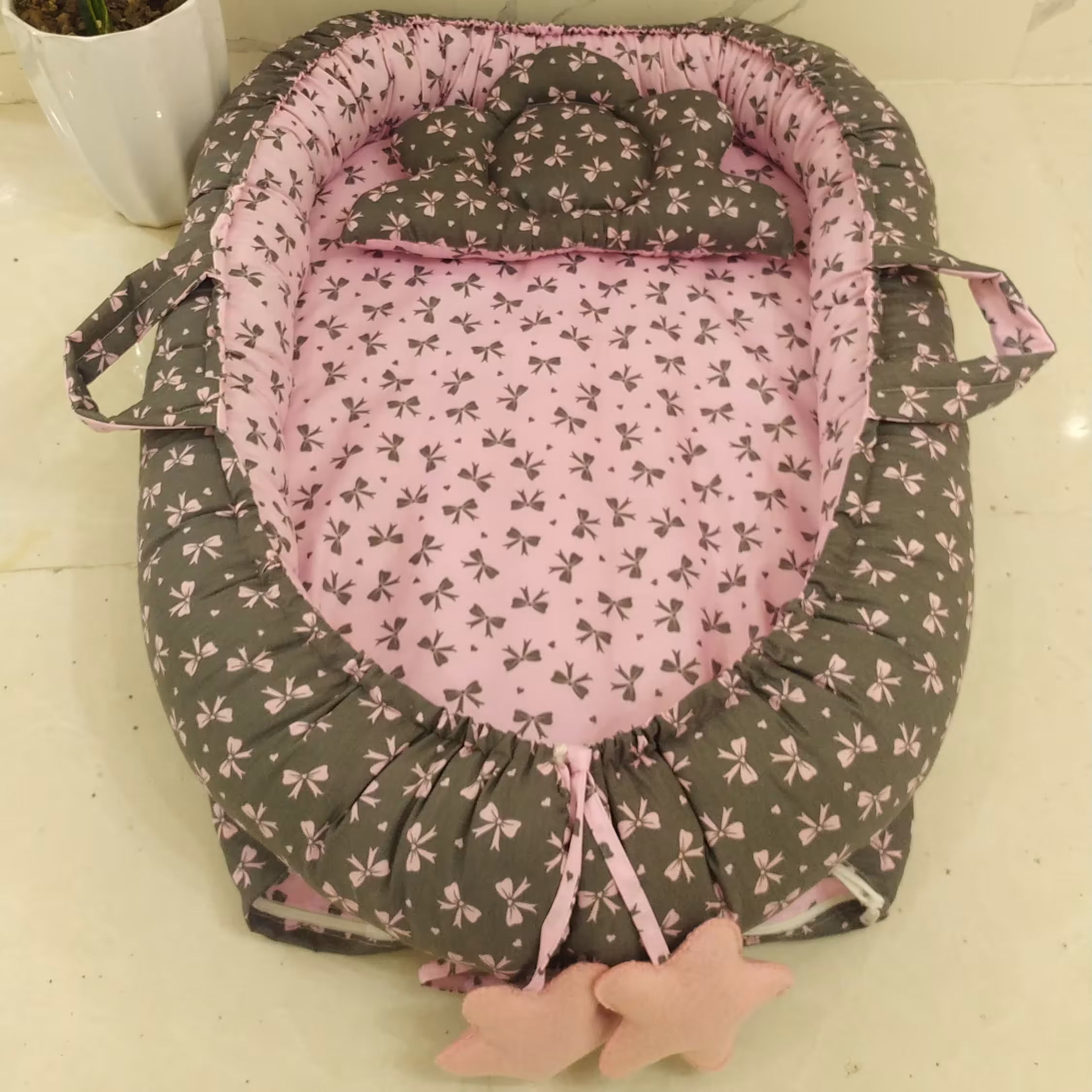 تشک گارد دار به همراه بالشت نوزادی ست طوسی و صورتی 