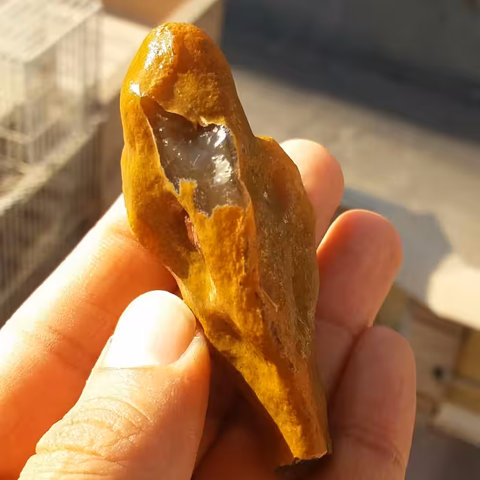 سنگ راف عقیق عسلی پر رنگ 100 در 100 طبیعی شاهکار خلقت 
با قابلیت ساخت  نگین ارزشمند 
کد 10786