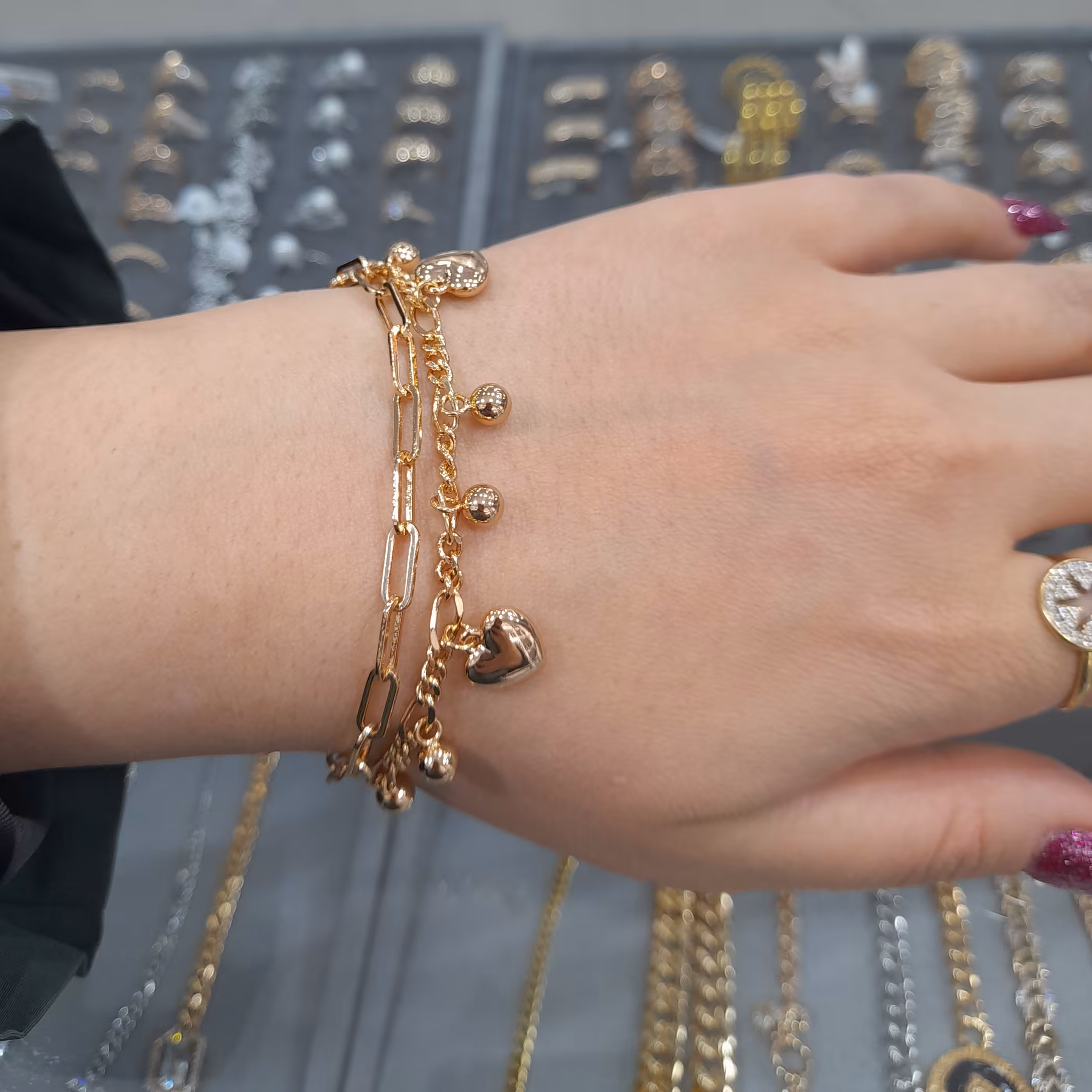 دستبند اویزدار