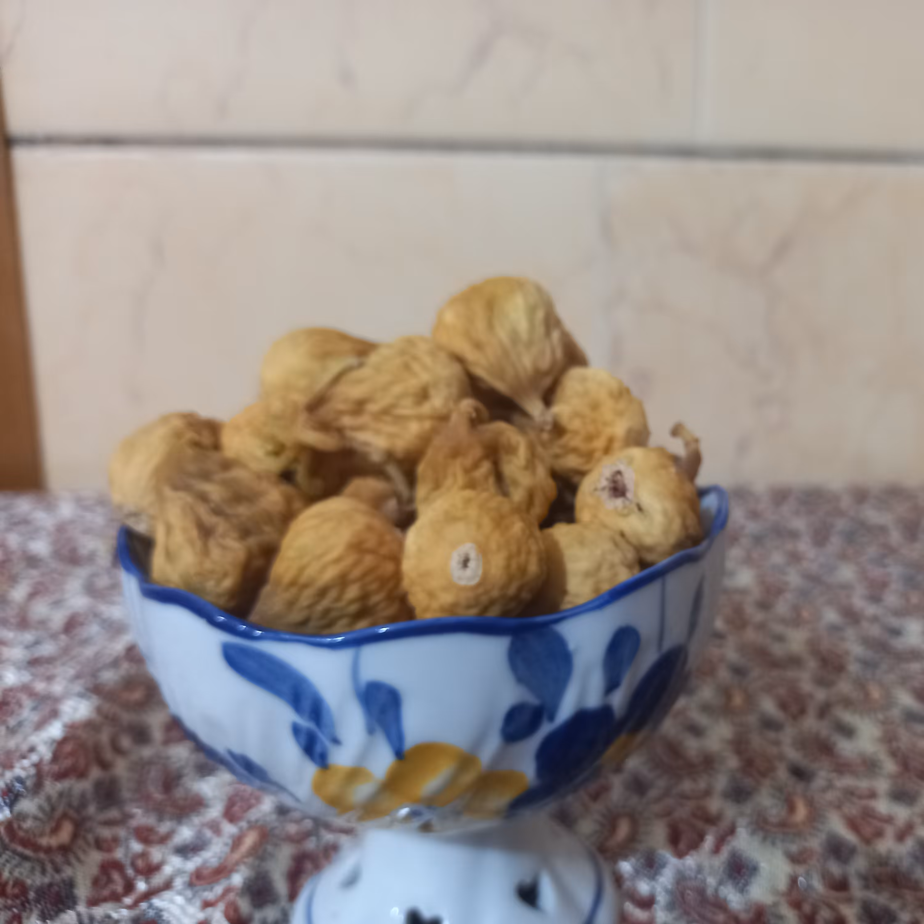 انجیر خشک استهبان تازه محصول امسال رنگ روشن(یک کیلویی)