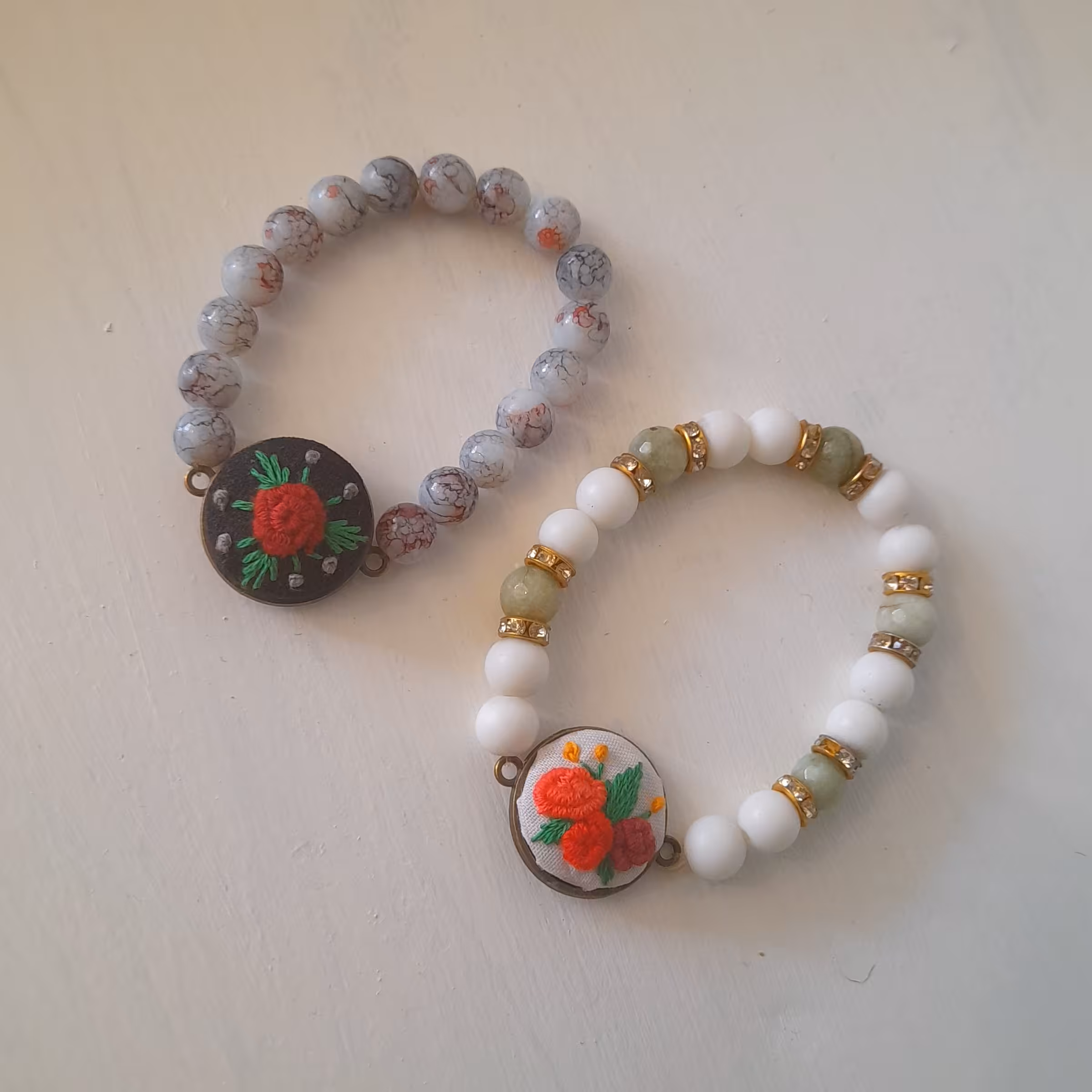 دستبند گلدوزی