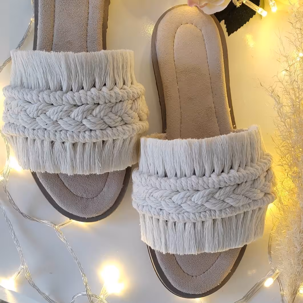 مکرومه بافی شیری رنگ 