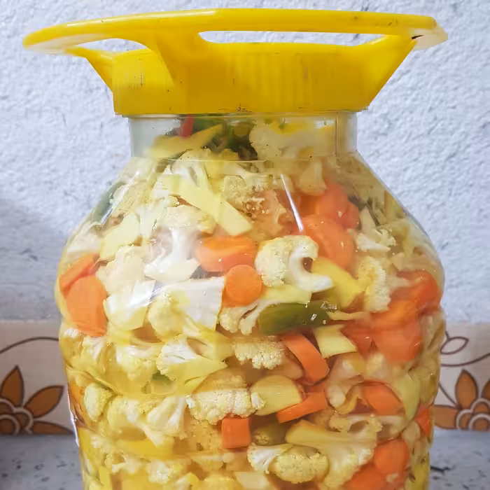 ترشی گل کلم محلی رودبار (6 کیلویی)