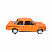 ماکت ماشین فلزی بی ام و BMW 2002 مقیاس 1/32 دو درب بازشو عقب کش و موزیکال