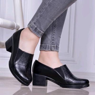 کفش پاشنه دار