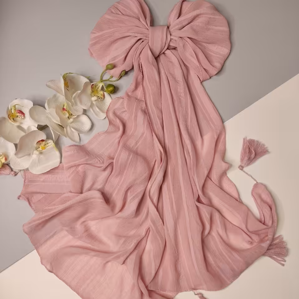 شال حریر کریشه منگوله دار رنگ صورتی روشن