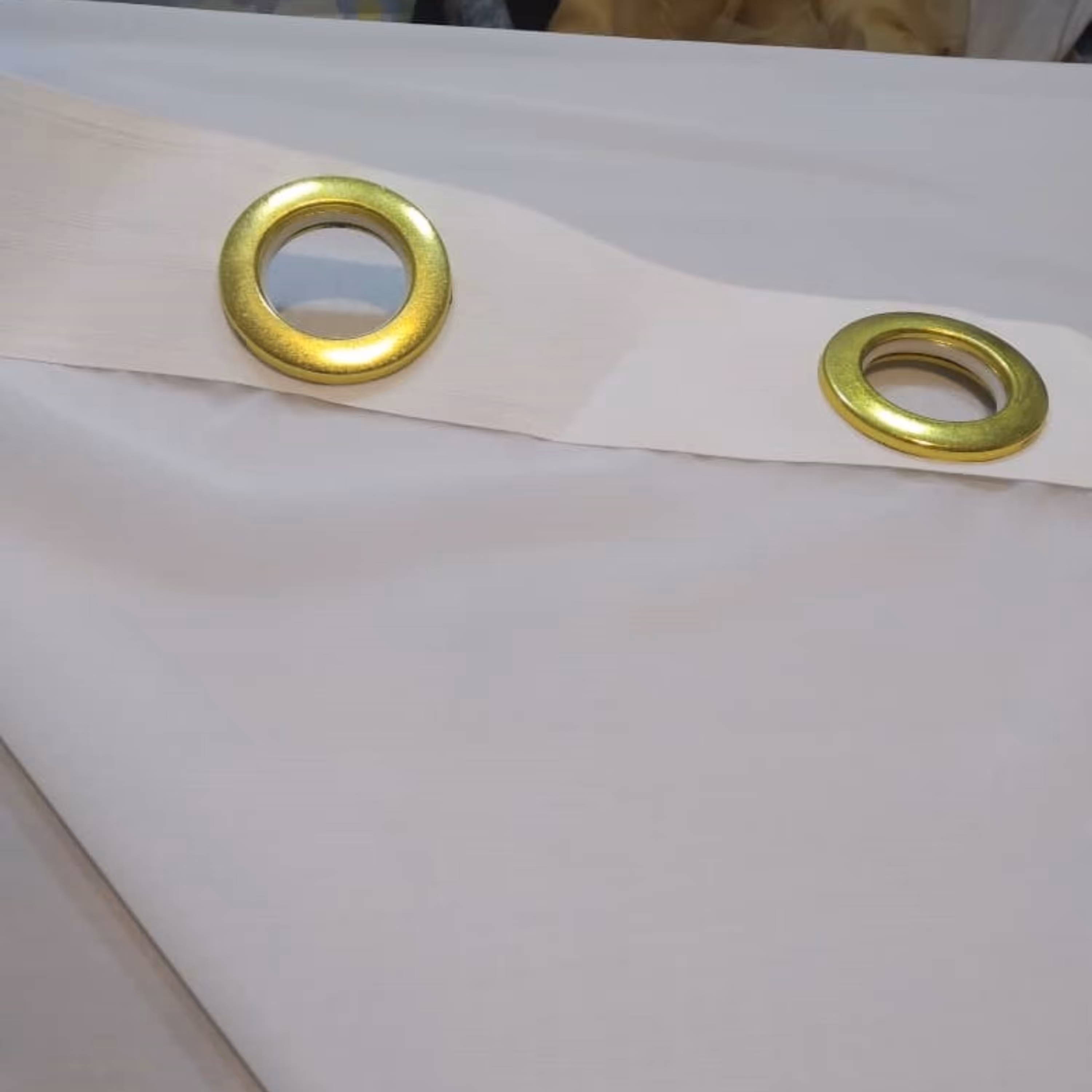 پرده حریر الگانت رنگ نباتی عرض450متر ارتفاع 280 پانچ شده