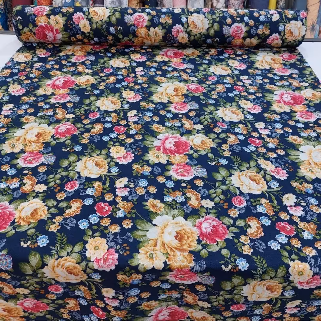 پارچه طرح باغ گل رز