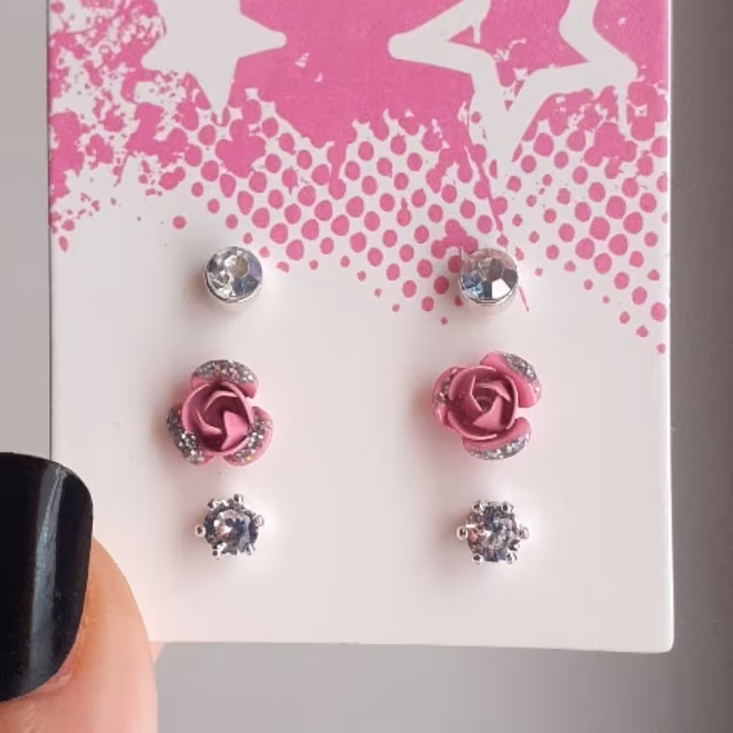 پک گوشواره گوشواره میخی گوشواره نگین سوارسکی سواروسکی گوشواره گل گوشواره مجلسی گوشواره ضد حساسیت گوشواره استیل گوشواره 