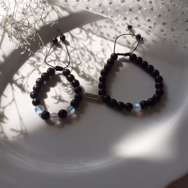 ست دستبند مگنتی اونیکس و مون استون هفترنگ گره کشویی فری سایز 