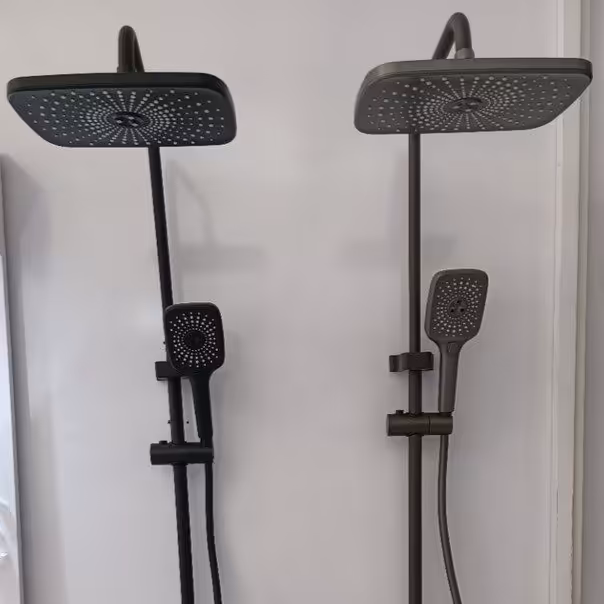 یونیورست   ،   دوش حمام 