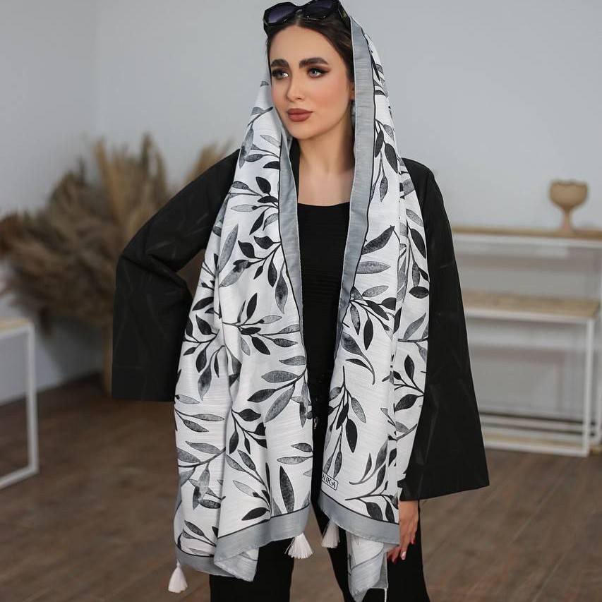 شال سفید مشکی