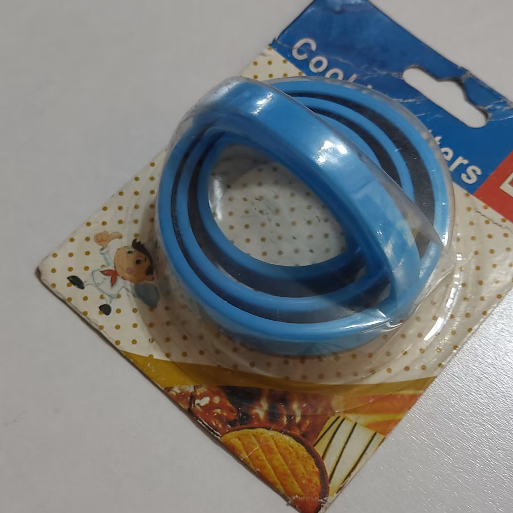 کاتر استیل گرد دسته دار سه تایی قطرهاش حدود 5و6و7 سانت ارتفاع حدود 2ونیم سانت