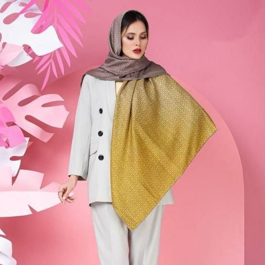 روسری قواره بزرگ قواره 140 ابریشم توییل دور دستدوز طیفی زرد