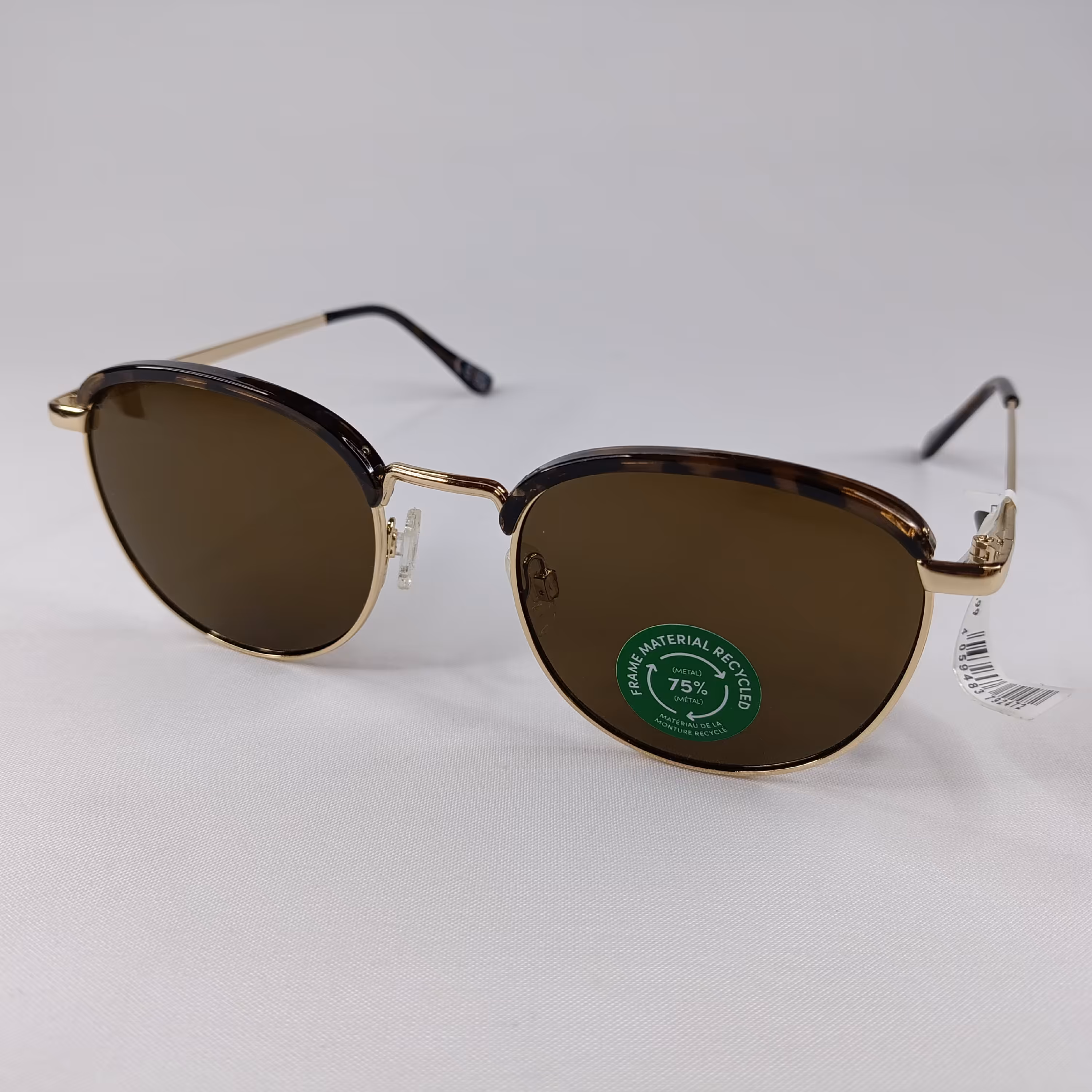 عینک آفتابی مردانه و زنانه کلاب مستر کد 423 لنز های UV400 برند SIX بهمراه شناسنامه و کاور و دستمال نانو