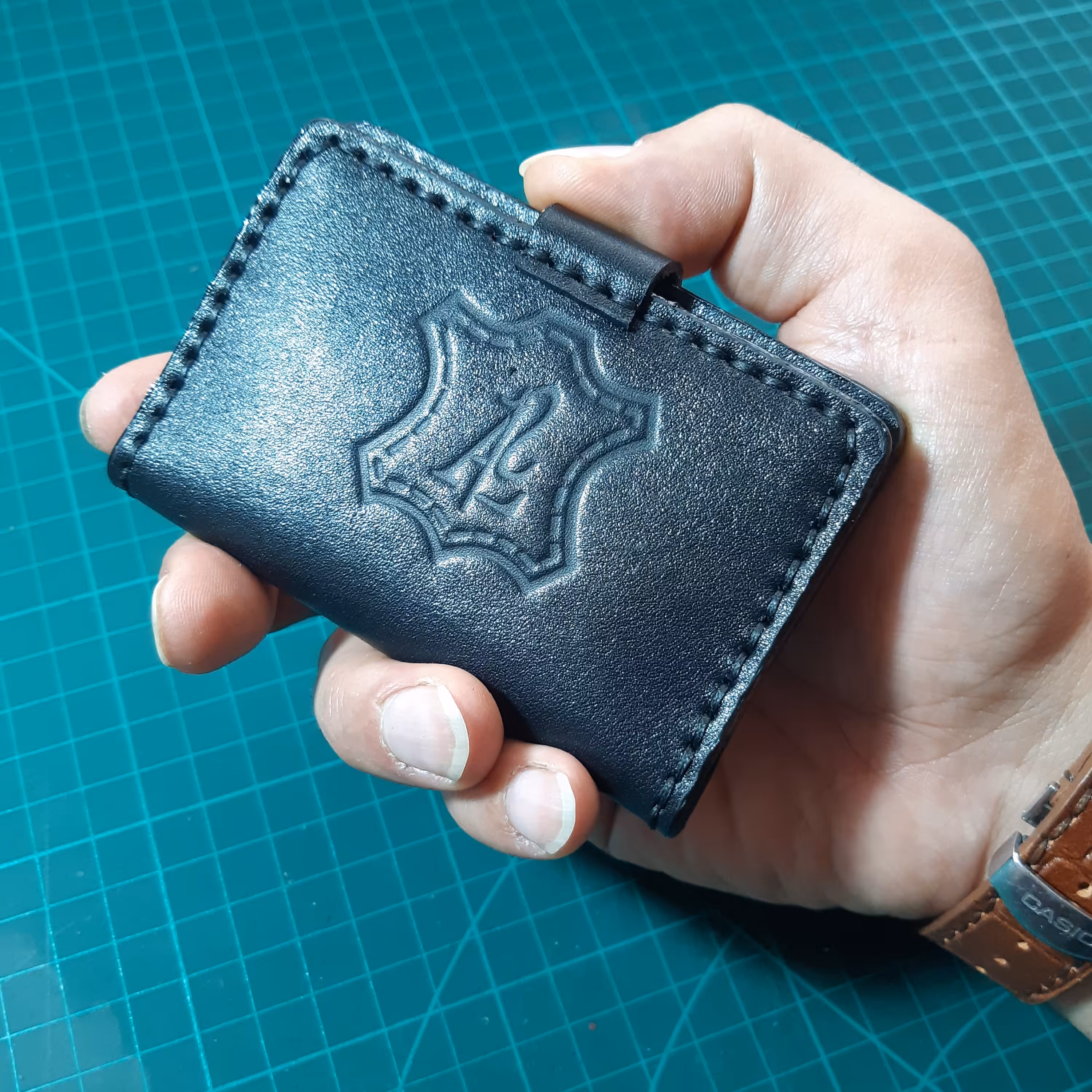 جاکارتی دوتایی چرم طبیعی دکمه دار رنگ مشکی